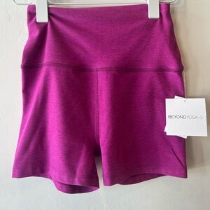 Beyond Yoga Women's Vibrant Magenta Shorts, size large, NWT